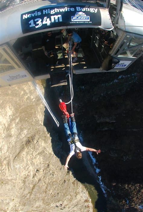 naked bungee jump|What will it take to step outside your comfort zone (or bungee。